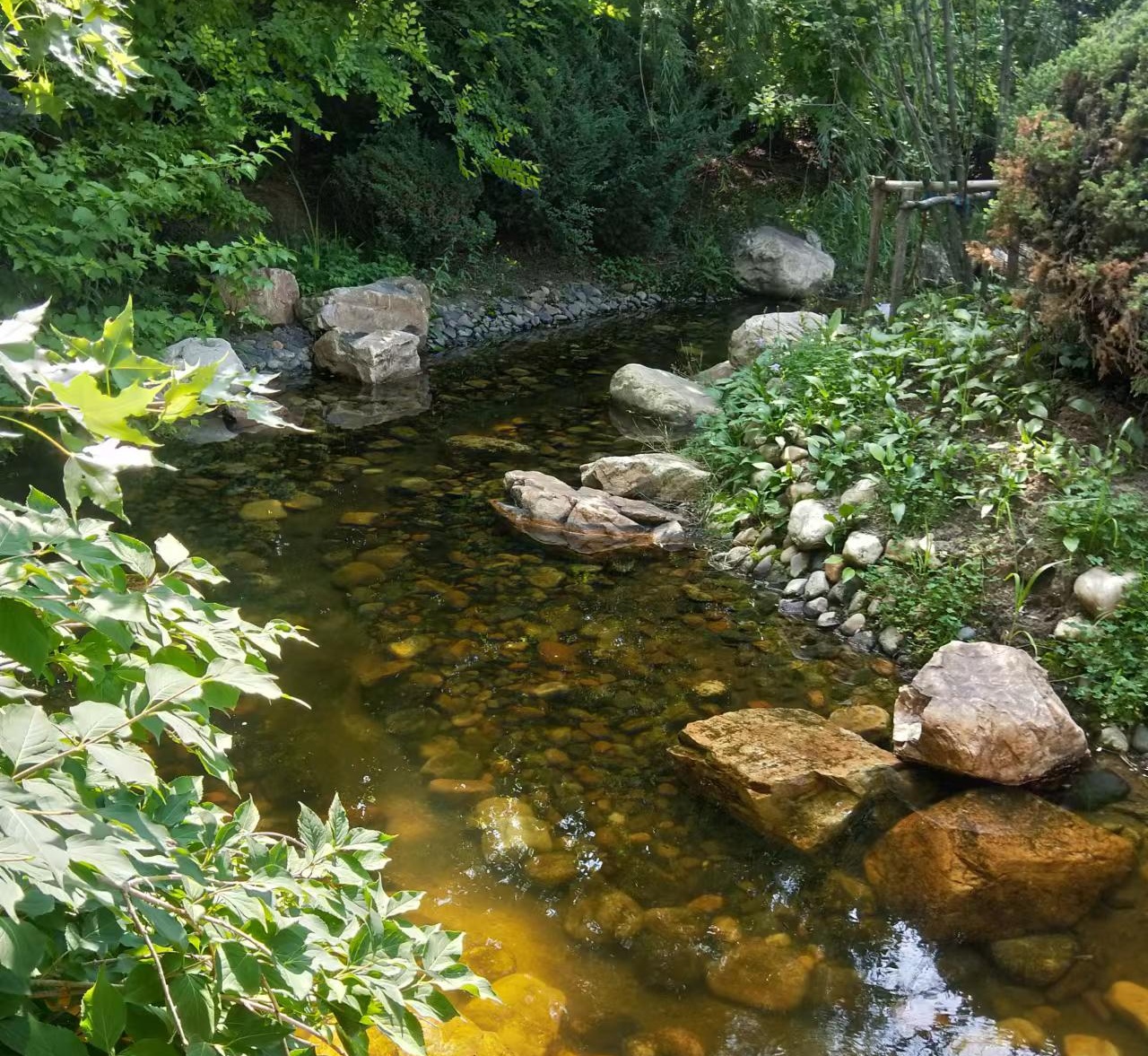 長(cháng)春假山